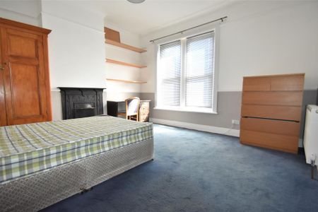 4 bedroom terraced house to rent - Photo 2