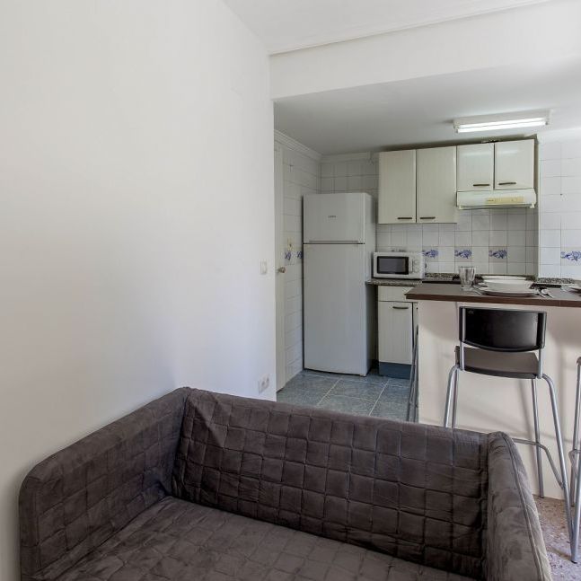 Lovely single room in Plaza Ávila Street - Photo 1