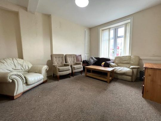 6 bedroom house to rent - Photo 1