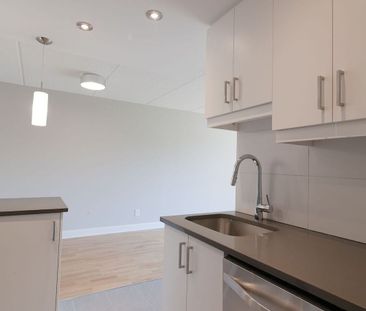 St. Lambert - Photo 3