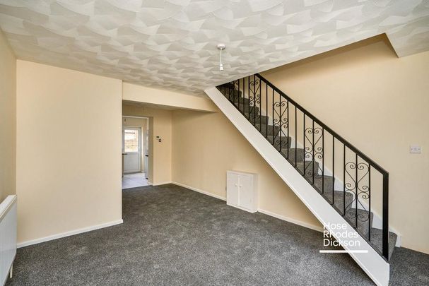 2 bedroom terraced house to rent - Photo 1