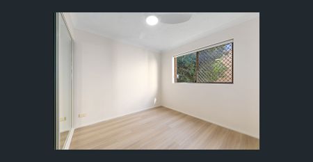 Ground Floor Apartment with Rear Yard - Photo 4