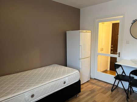 Nynäsvägen, Handen - Photo 3