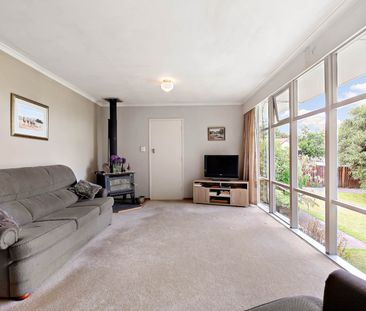 Large family home with plenty of land - Photo 3