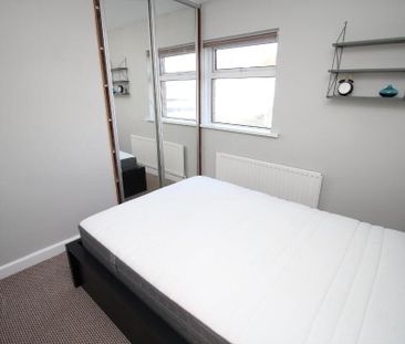 8 Chesham Gardens, Belfast, BT6 8GX - Photo 2