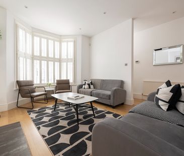 4 Bed Terraced House, Shorrolds Road, SW6 - Photo 2