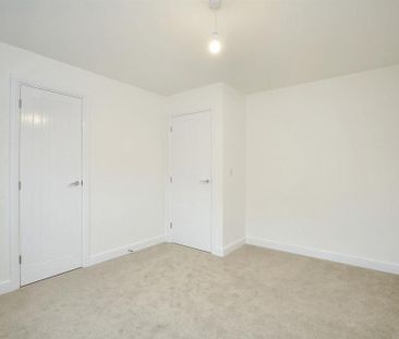 4 bedroom detached house to rent - Photo 4