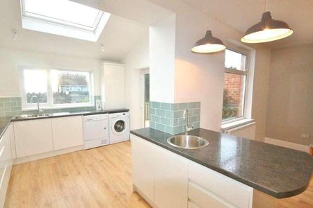 Victoria Road, Barry. Vale Of Glamorgan, CF62 - Photo 3