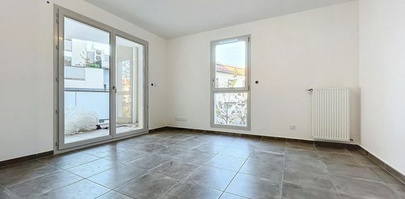 BRON - Beau T3 dans un bâtiment neuf avec balcon et garage - Photo 2