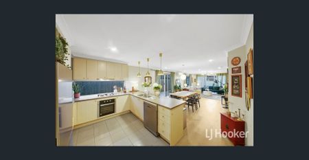 Peaceful Family Living in the Heart of Brookfield - Photo 5