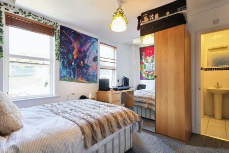 6 bedroom terraced house to rent - Photo 4