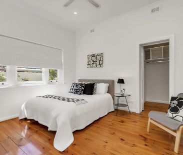 Stone fronted four bedroom family residence with dual access - Photo 5