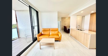 Modern lifestyle two-bedroom apartment in Washington Park Hub - Photo 4