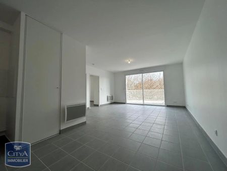 Appartement à louer 3 pièces 68.1m² - Photo 2