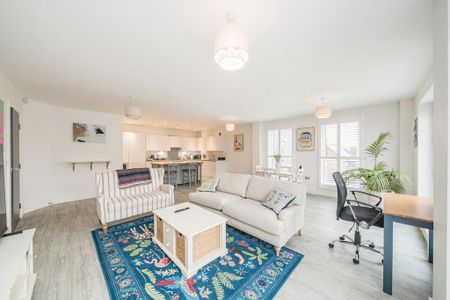2 bedroom flat to rent - Photo 3