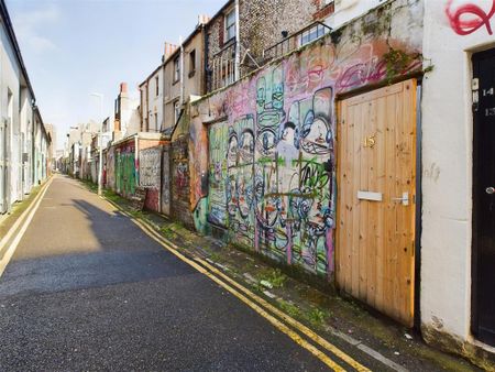 2 bedroom maisonette to rent - Photo 5