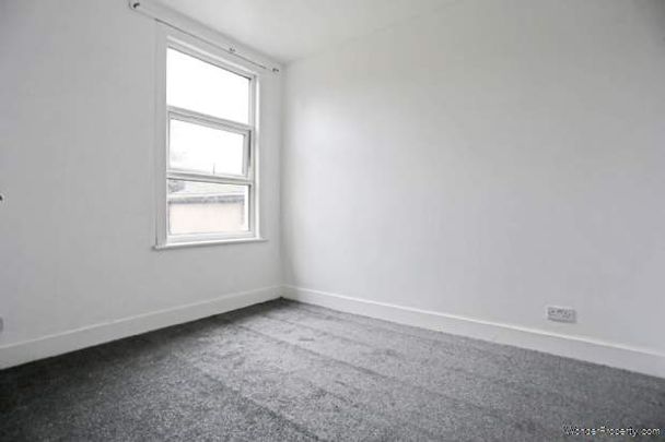 2 bedroom property to rent in London - Photo 1