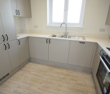 Cornfield Way, SS6 9DS - Photo 4