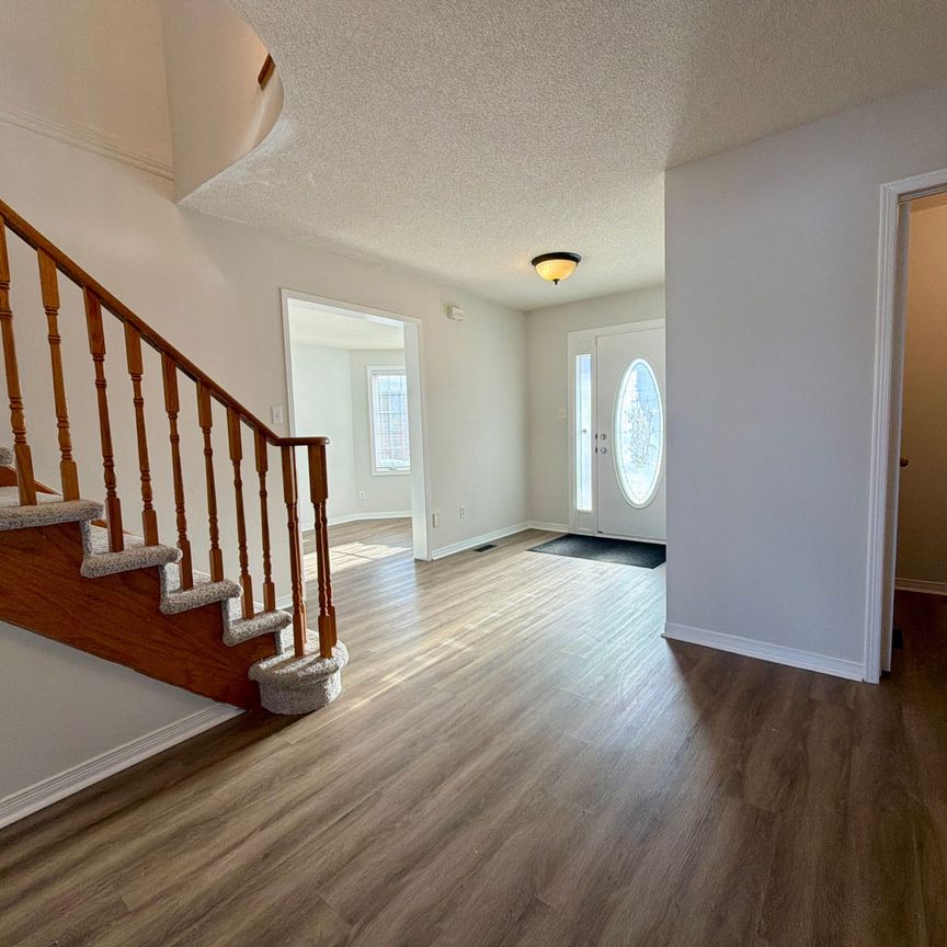 For Lease - 302 Livingstone Street Unit# UPPER, Barrie, Ontario - Photo 1