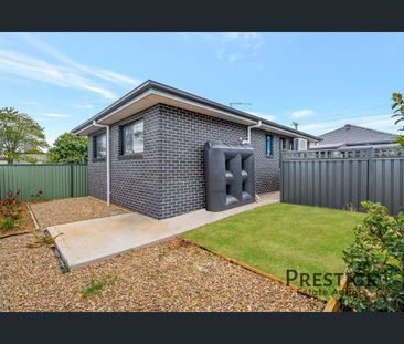 Modern Family Residence! - Photo 5