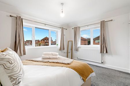 3 Bed Detached House, The Glade, LE3 - Photo 3