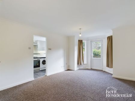 2 bed flat to rent in Tonbridge Road, Maidstone, ME16 - Photo 3