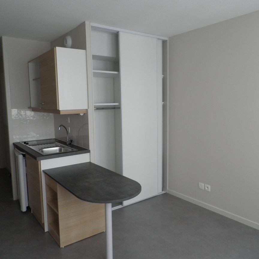 Location Appartement 1 pièce 18m² GRENOBLE 38000 - Photo 1
