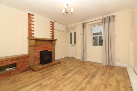 2 Bedroom Cottage - Photo 3