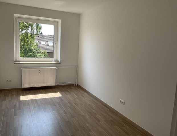 Demnächst frei! 4-Zimmer-Wohnung in Mönchengladbach Uedding - Photo 1