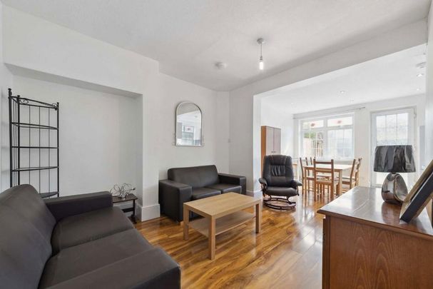 4 bedroom house to rent - Photo 1