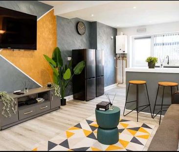 Newly Renovated Ensuite Rooms, CV2 - Photo 3