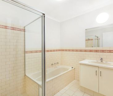 Charming & Private - Photo 4