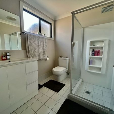 Modern Unit In Quiet Area - Photo 3