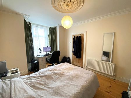 4 bedroom terraced house to rent - Photo 5