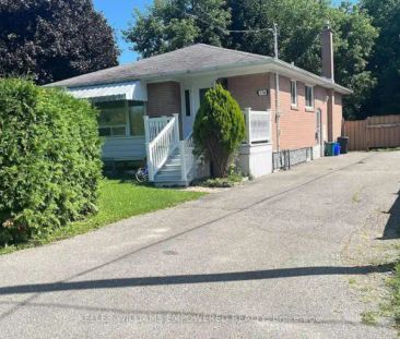 LOWER - 17 COLLINS CRESCENT | LOWER - 17 COLLINS CRESCENT, Aurora - Photo 1
