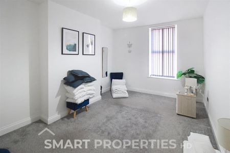 3 bedroom flat to rent - Photo 3