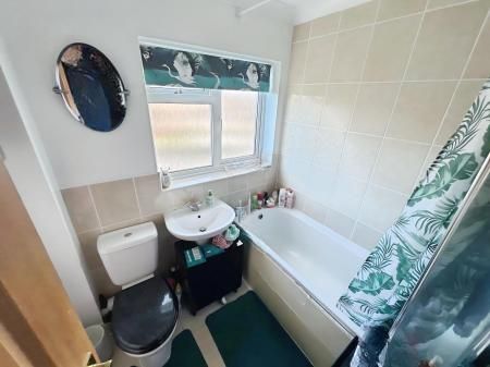 Bridle Close, Sleaford, NG34 - Photo 3