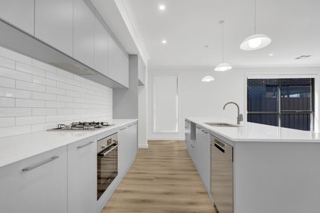 11A Riverside Drive, Felixstow SA 5070 - House For Rent - $900 | Domain - Photo 4