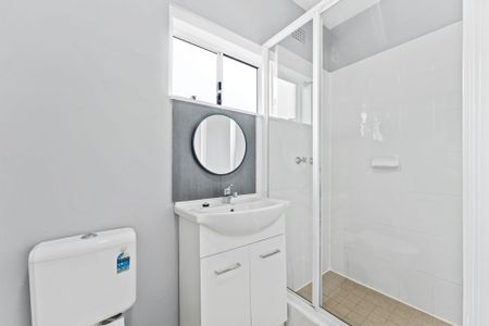 RENOVATED ONE BEDROOM UNIT - Photo 5