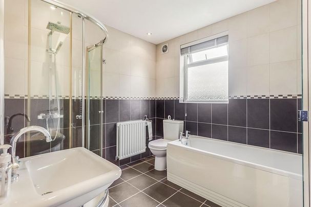 2 bedroom end of terrace house to rent - Photo 1