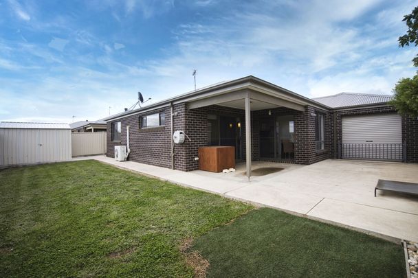 23 Chifley Drive, Delacombe - Photo 1