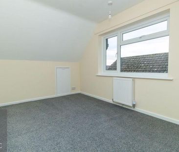 3 bedroom detached bungalow to rent - Photo 2