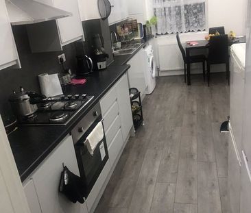 Room in a Shared House, Bengal Road, IG1 - Photo 2