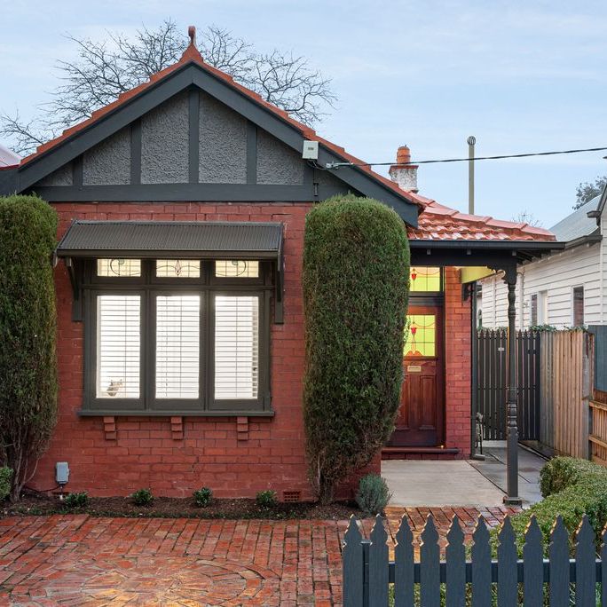 52 Radnor Street, Camberwell VIC 3124 - Apartment For Rent | Domain - Photo 1
