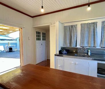 Spacious Charming Bungalow in Mahora - Photo 4