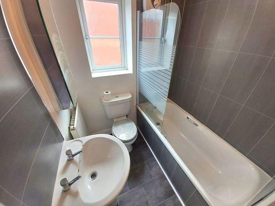 3 bedroom property to rent - Photo 1