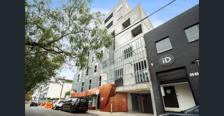 Prime Location, Light Filled Apartment! - Photo 5