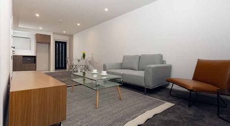 Stylish New City Fringe Townhouse Fully Furnished - Photo 3