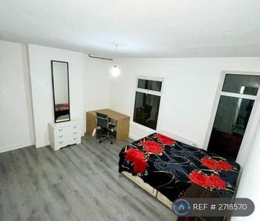 1 bedroom in a house share to rent - Photo 3