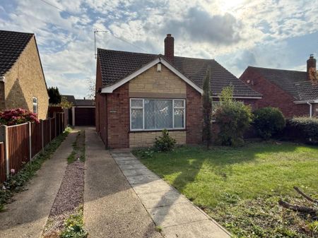 PETERBOROUGH - Photo 2